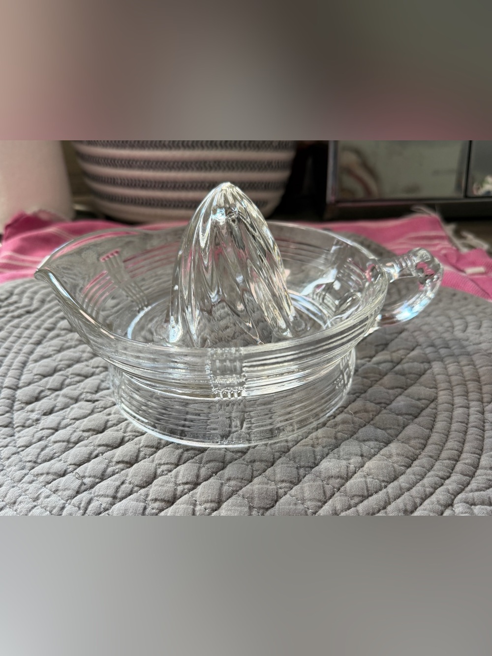 Vintage, Large Clear Glass Citrus Juicer Reamer